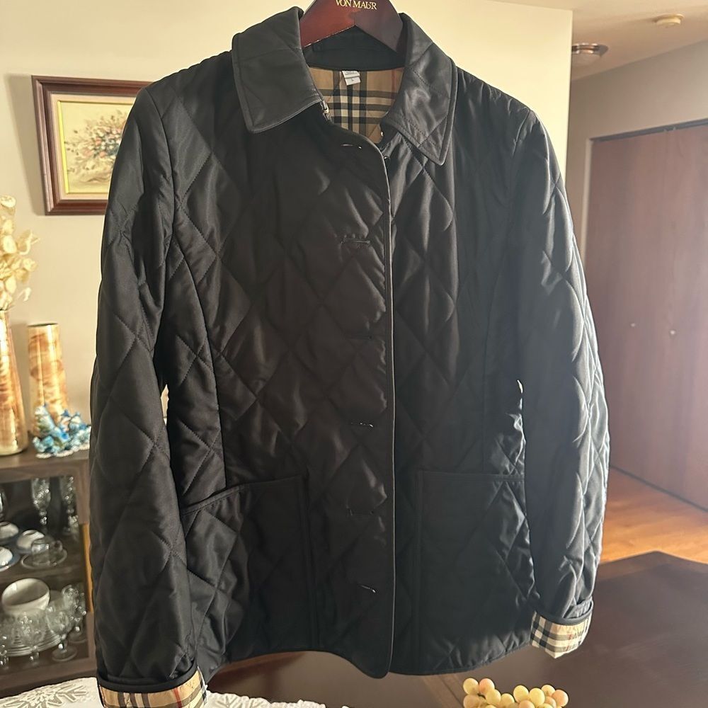 Burberry Black Utility Jacket with Quilted Design - Picture 6 of 10